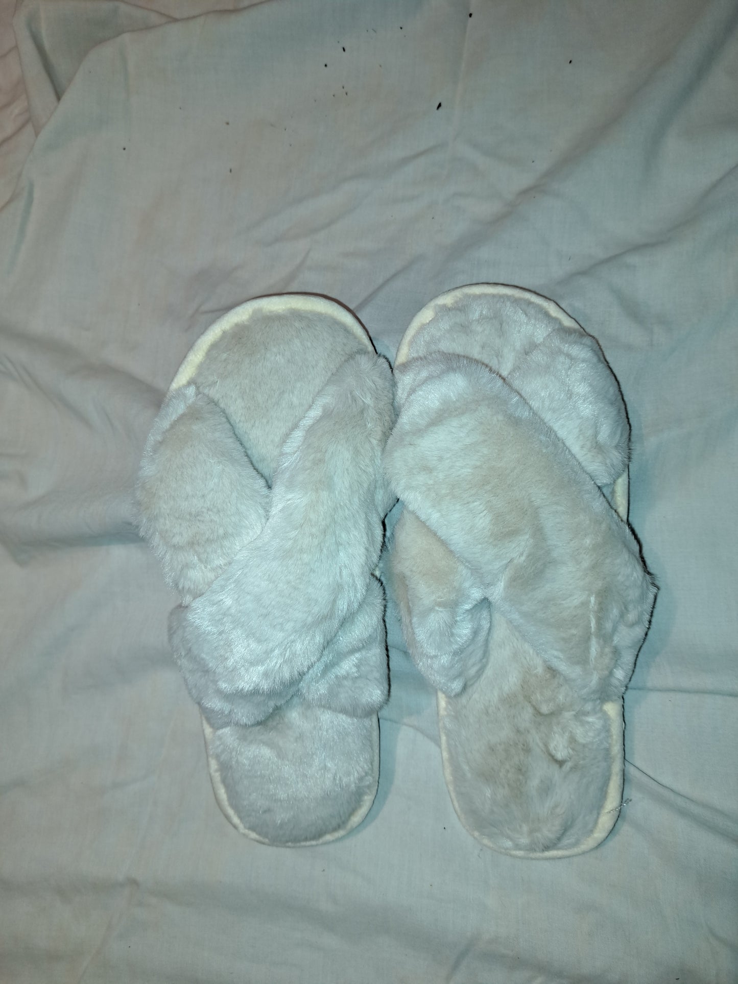 Women White  Plush Slippers